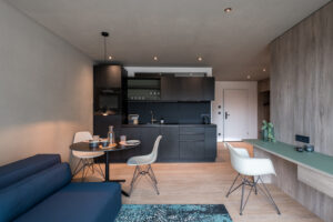 Wohnzimmer des Smart Business-Apartments in Feldkirch.